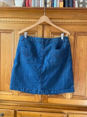 Baccini Size 14  Dark Blue Denim Mini Skirt
EUC